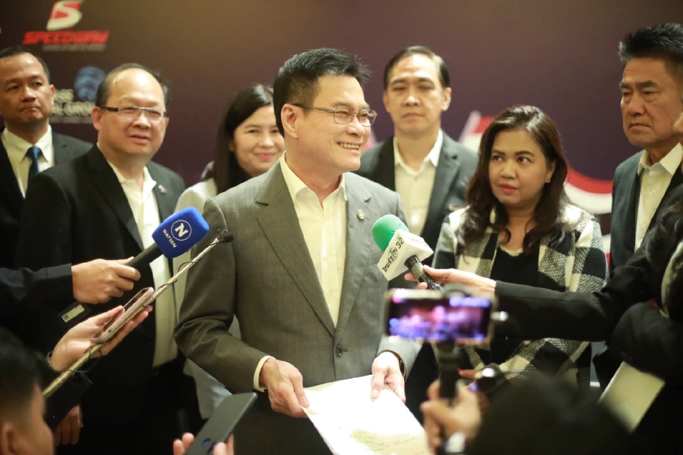 “จุรินทร์” นำทีมบุกดูไบ ขายสินค้ายูเออี วันแรกได้กว่า 1,330 ล้านบาท