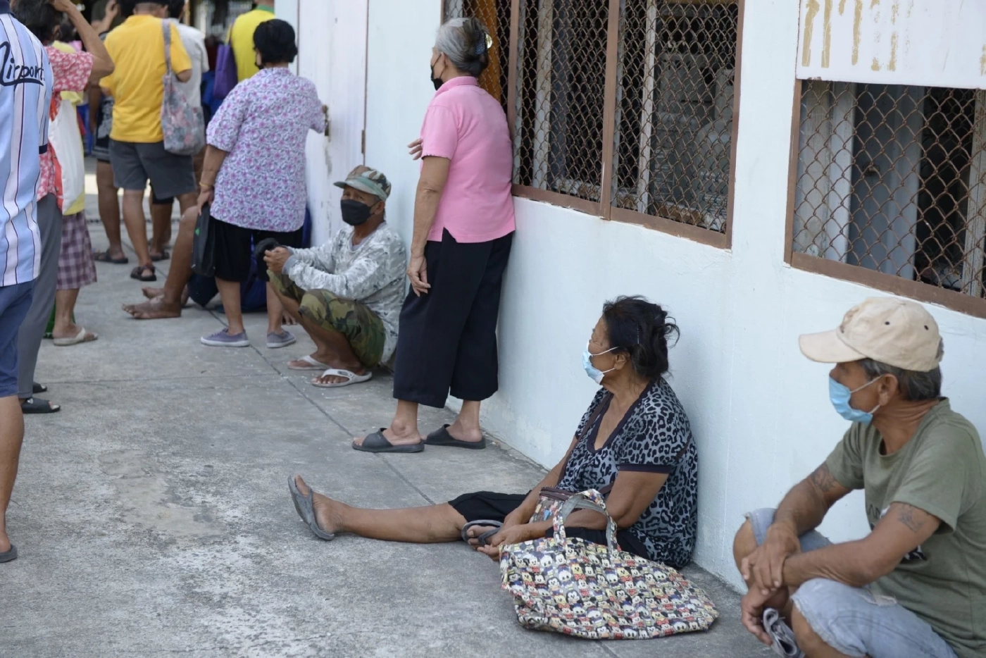 “เสรีพิศุทธ์” จัดโต๊ะจีนระดมทุน โต๊ะละ 1 บาท เหน็บอิ่มไม่ต่างโต๊ะตัว 3 ล้าน
