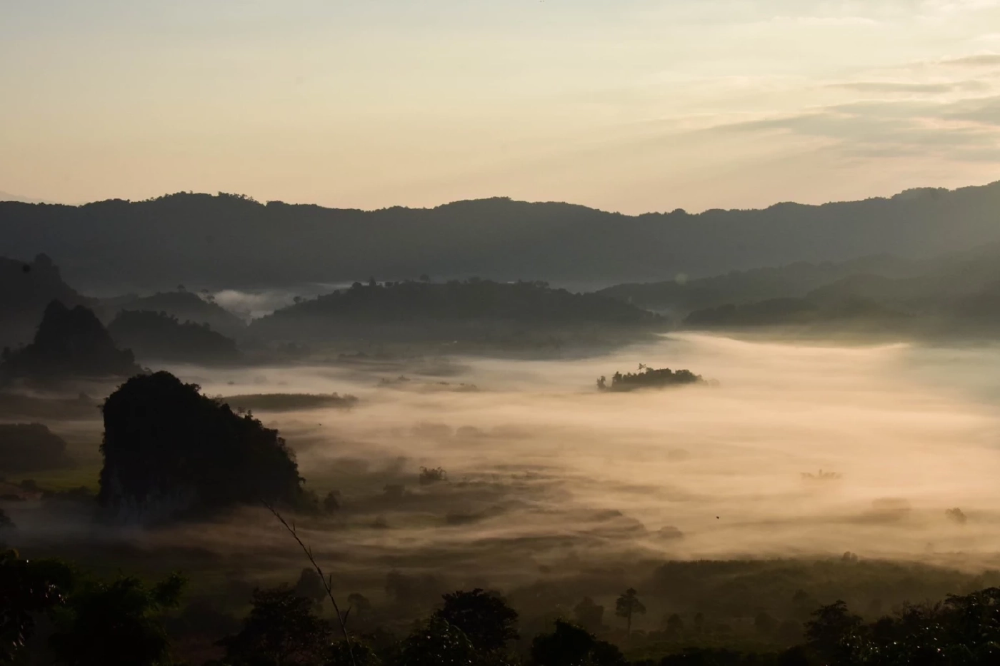 จากถนนทางหลวง สู่ "ดอยภูลังกา" สัมผัสทะเลหมอก และ ทิวเขาดุจภาพวาด