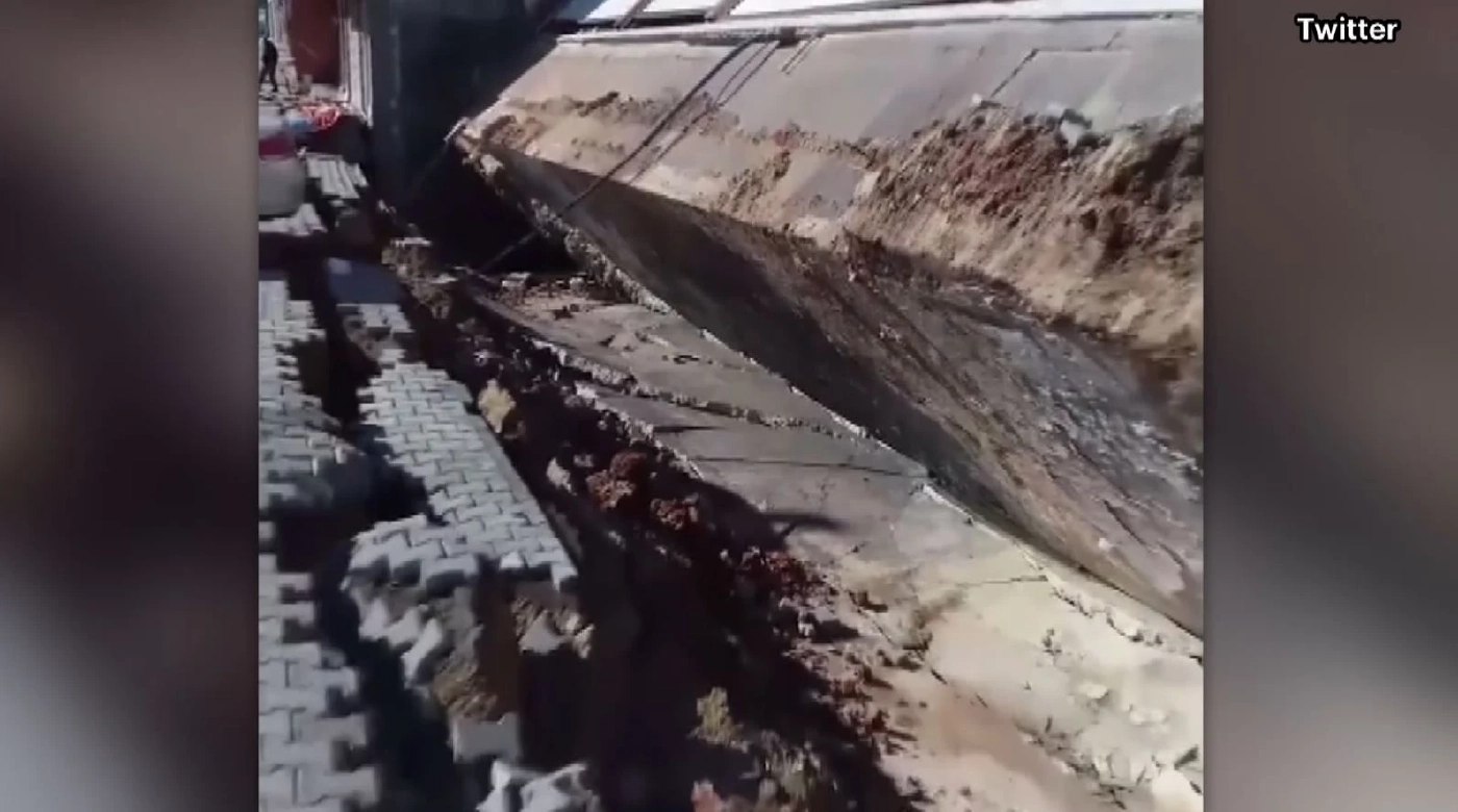 เผยภาพน่าตกใจ อาคารตุรกีไม่มีเสาเข็ม! (คลิป)