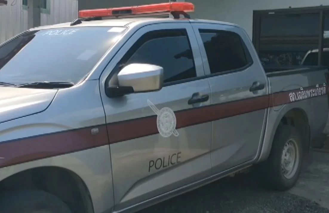 หนีตายวุ่น! แก๊งโจ๋กว่า 30 บุกปาระเบิด ยิงปืน ขว้างดาบ ป่วนงานศพ