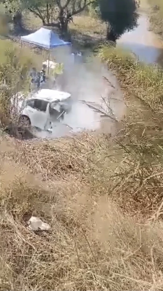 สุดสลด กระบะชนประสานงาเก๋ง หมอนวดและครูดับ 5 ศพ