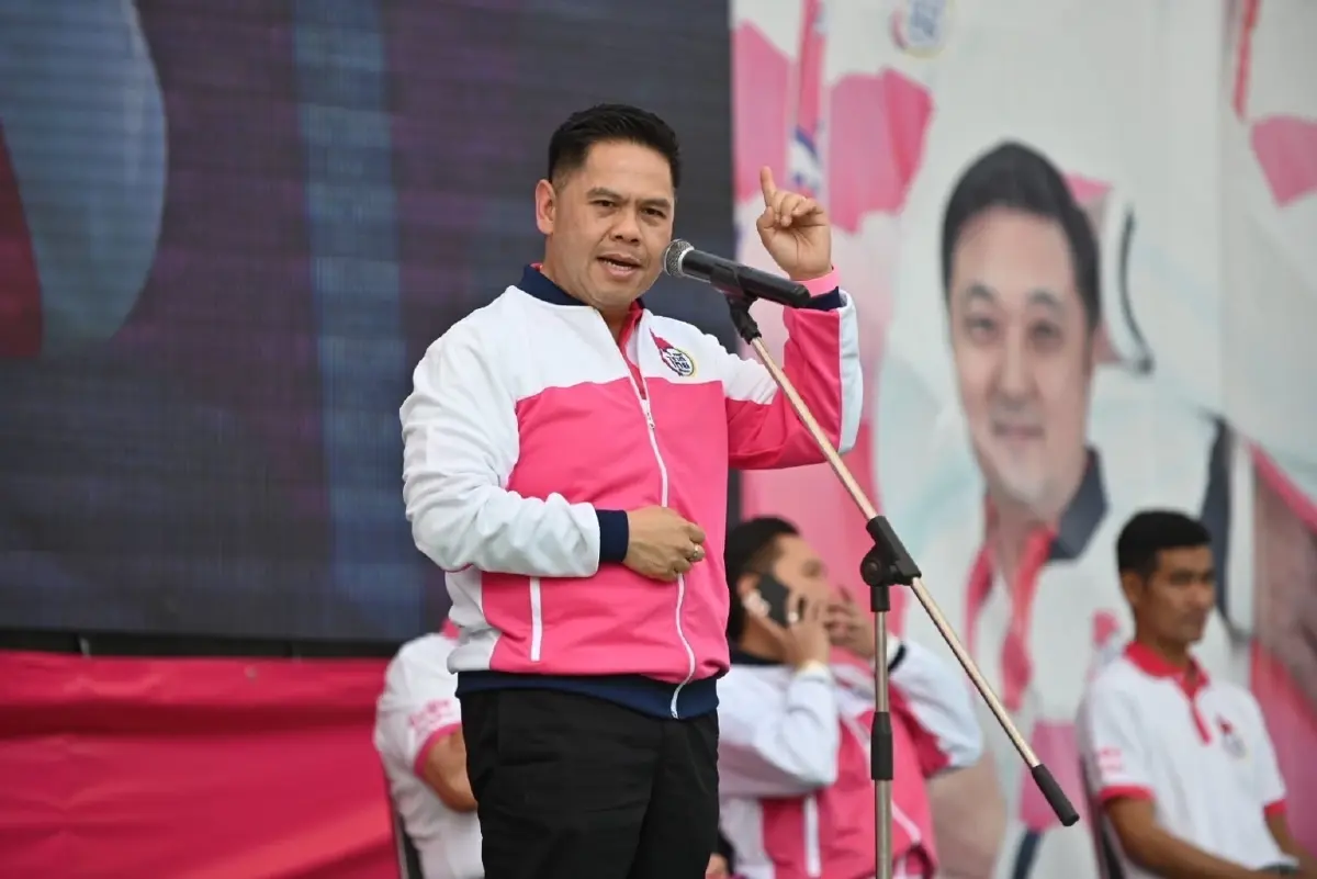 อ้อนเกษตรกร "วราวุธ" ชูนโยบายแจกพันธุ์ข้าวฟรี 60 ล้านไร่ มอบเงินก่อนทำนา