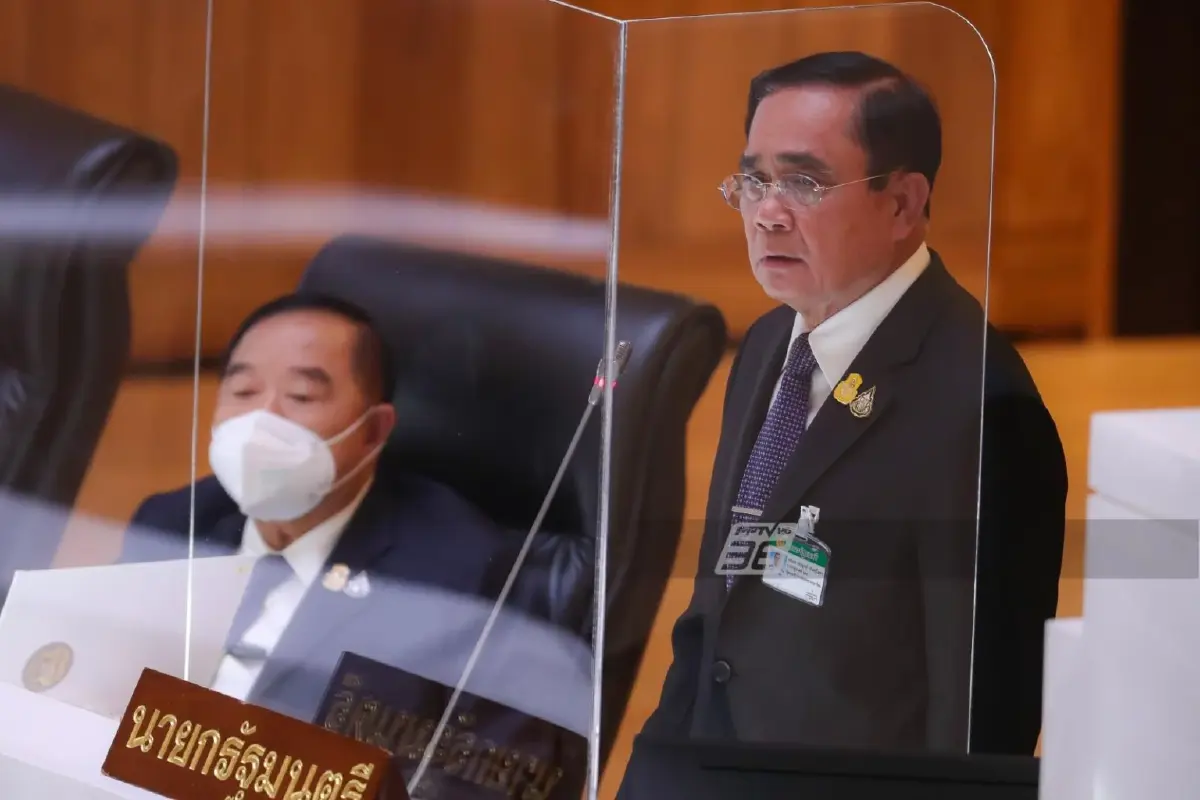 พล.อ.ประยุทธ์  จันทร์โอชา นายกรัฐมนตรีและรมว.กลาโหม 