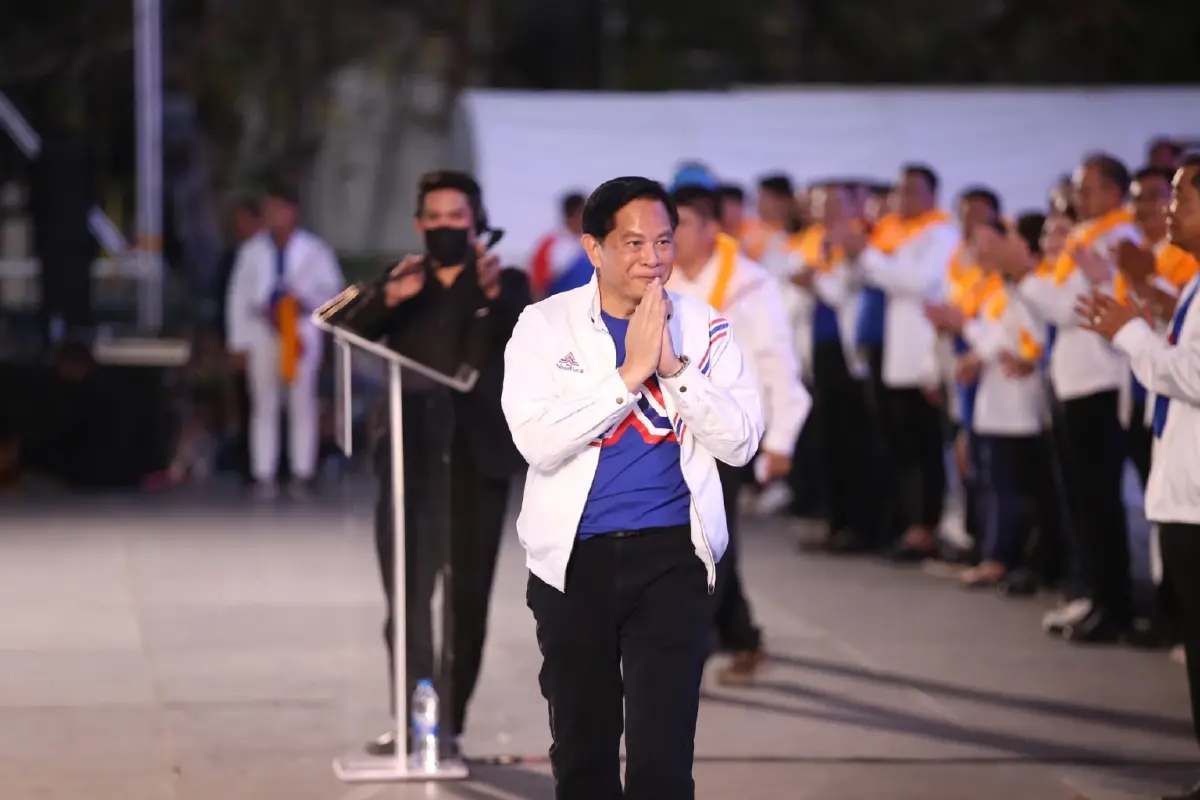 “บิ๊กตู่” ขึ้นเวทีปักธงชัย ประกาศชัยชนะ อ้อนชาวโคราชอย่าทิ้ง "รทสช."