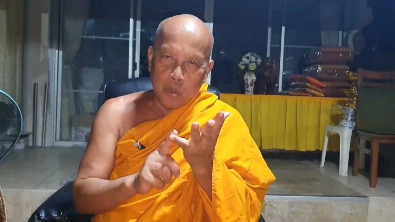 "พระพยอม" เตือนเณรรักข้ามวัด แต่งกลอน-เกี้ยวพาราสี อย่าตกเป็นทาสตัณหา