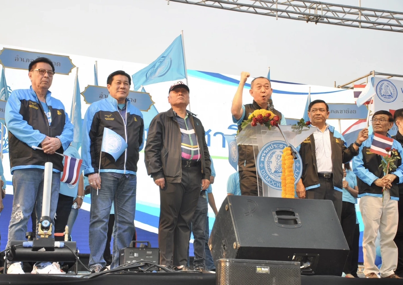 “ชวน-บัญญัติ-อภิสิทธิ์-จุรินทร์” ประสานเสียง อ้อนคนเพชรฯเลือกปชป. ยกทีม