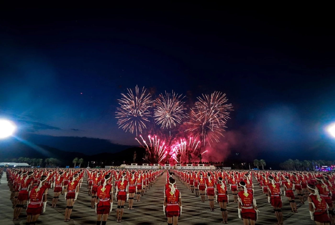 "บัวขาว" สุดภูมิใจ นำไหว้ครูมวยไทยบันทึกสถิติโลก ชี้เป็นรางวัลที่ยิ่งใหญ่