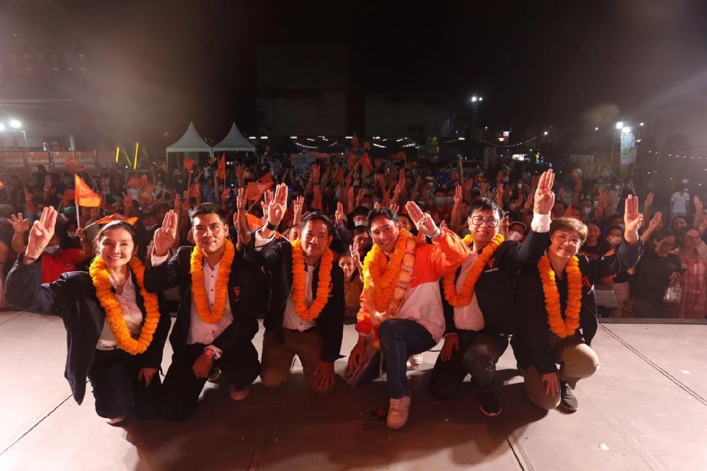 แฟ้มภาพ  19 ก.พ.66 &quot;พิธา ลิ้มเจริญรัตน์&quot; หัวหน้าพรรคก้าวไกล ยกทัพปราศรัยใหญ่กลางเมืองระยอง