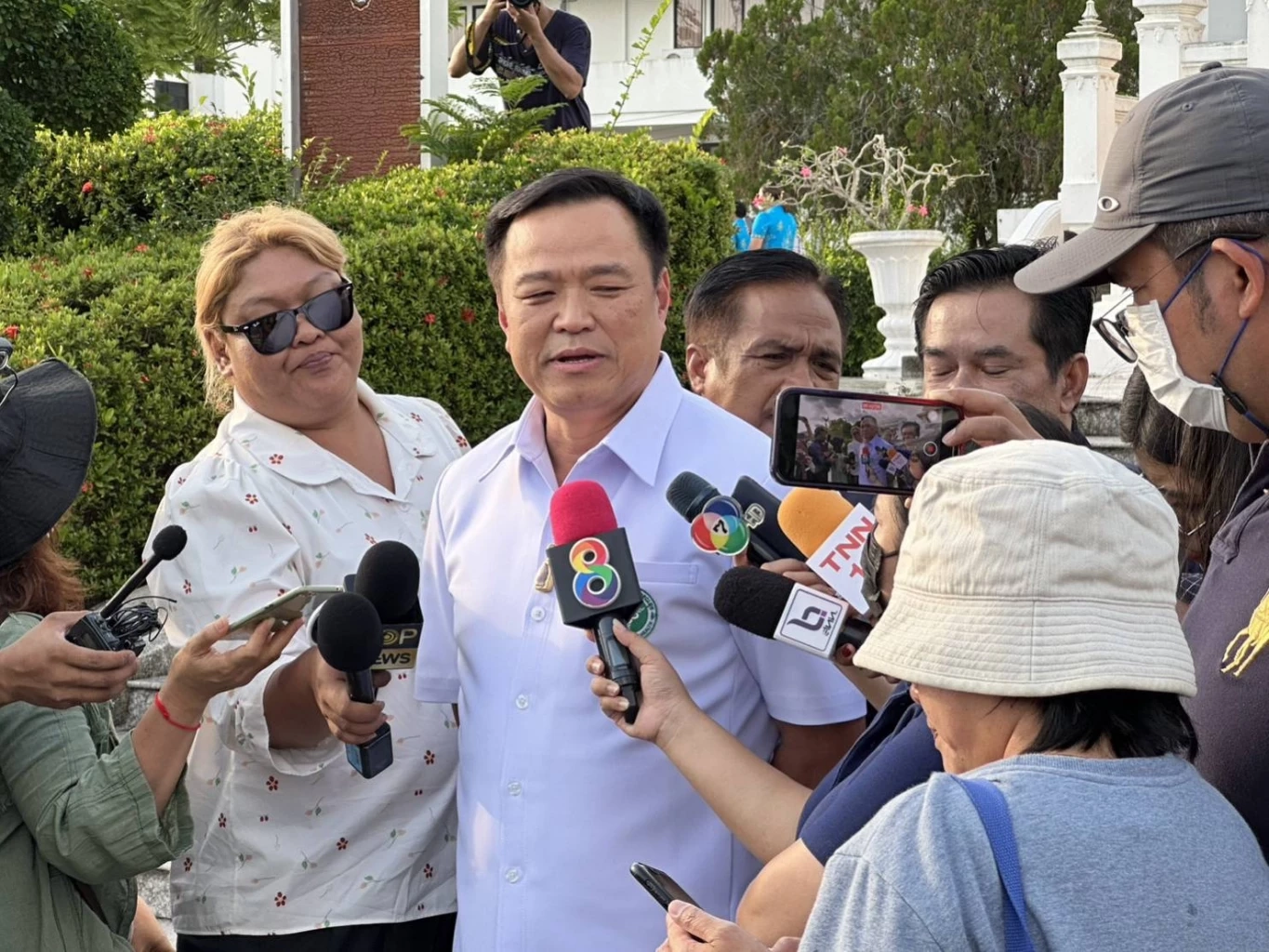 "อนุทิน" ยันแกร่งดั่งภูเขาทอง ปม "ชูวิทย์" บุกกระทรวงคมนาคม แฉข้อมูลเงินทอน