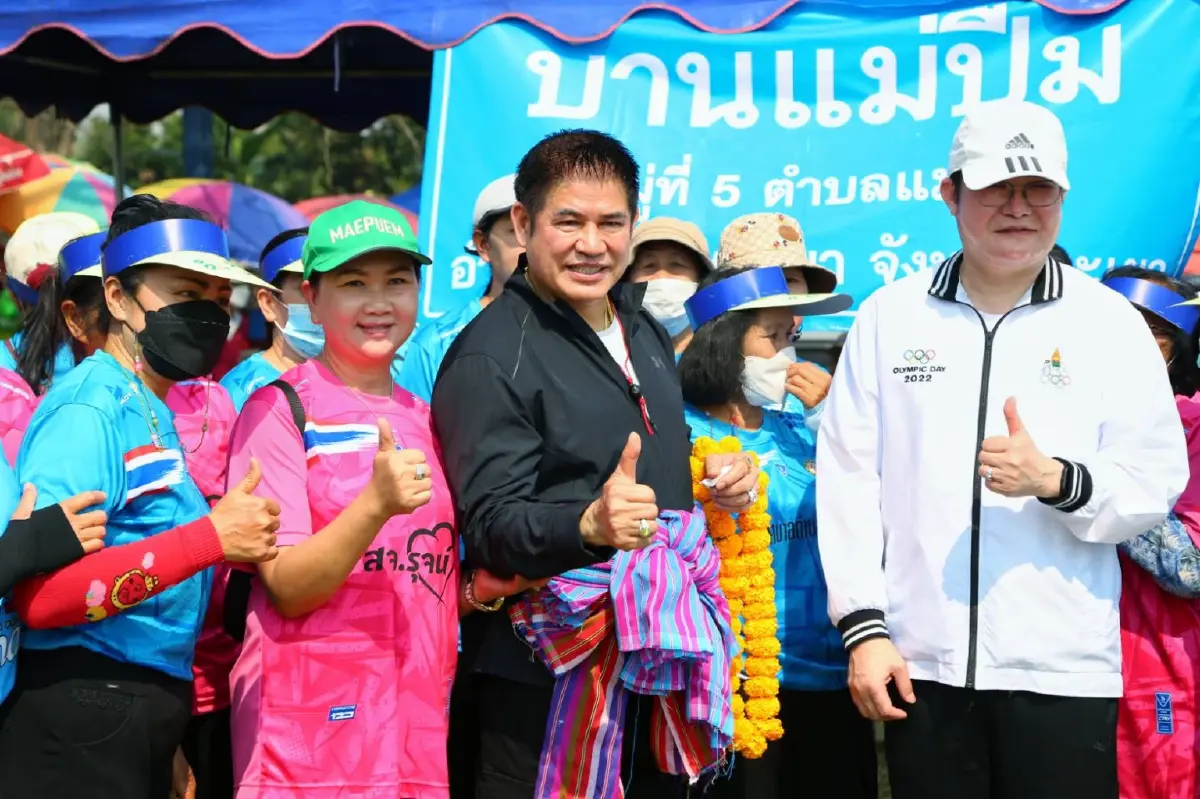 "ธรรมนัส" ควงน้องชาย ลงพื้นที่พะเยา เอาใจเยาวชนและผู้สูงอายุ