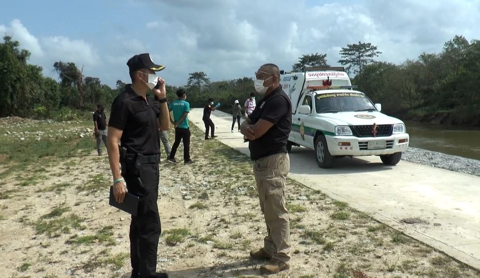 ตร.เร่งล่าทีมสังหาร 4 ศพ คาดมีไม่ต่ำกว่า 10 คน มุ่งปมขัดแย้งยาเสพติด