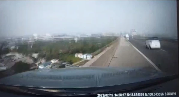 ภาพจากกล้องหน้ารถคันเกิดเหตุ