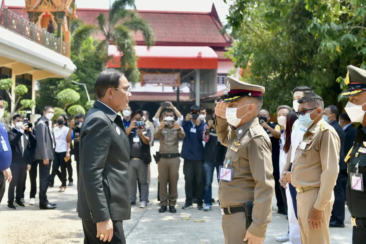 "นายกฯ" ย้ำ เห็นปชช.ข้าราชการ แล้วเหนื่อยไม่ได้ หลังฟังปัญหาพื้นที่ทับซ้อน