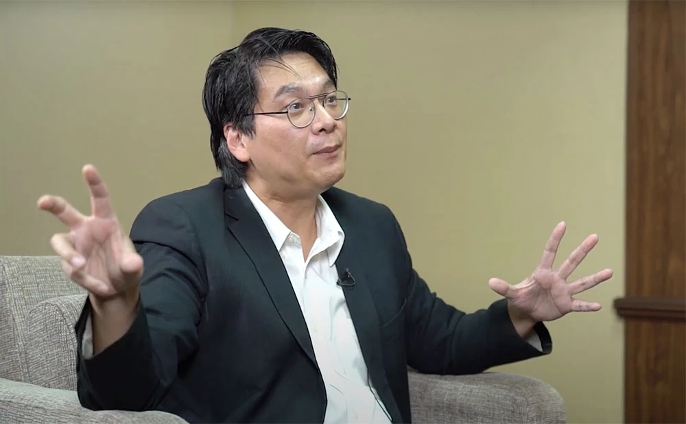 ดร.สติธร ธนานิธิโชติ ผู้อำนวยการสำนักนวัตกรรมเพื่อประชาธิปไตย สถาบันพระปกเกล้า