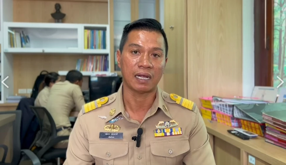 นายสมพร อ่อนชาติ ปลัดอำเภอหัวหน้าฝ่ายความมั่นคง