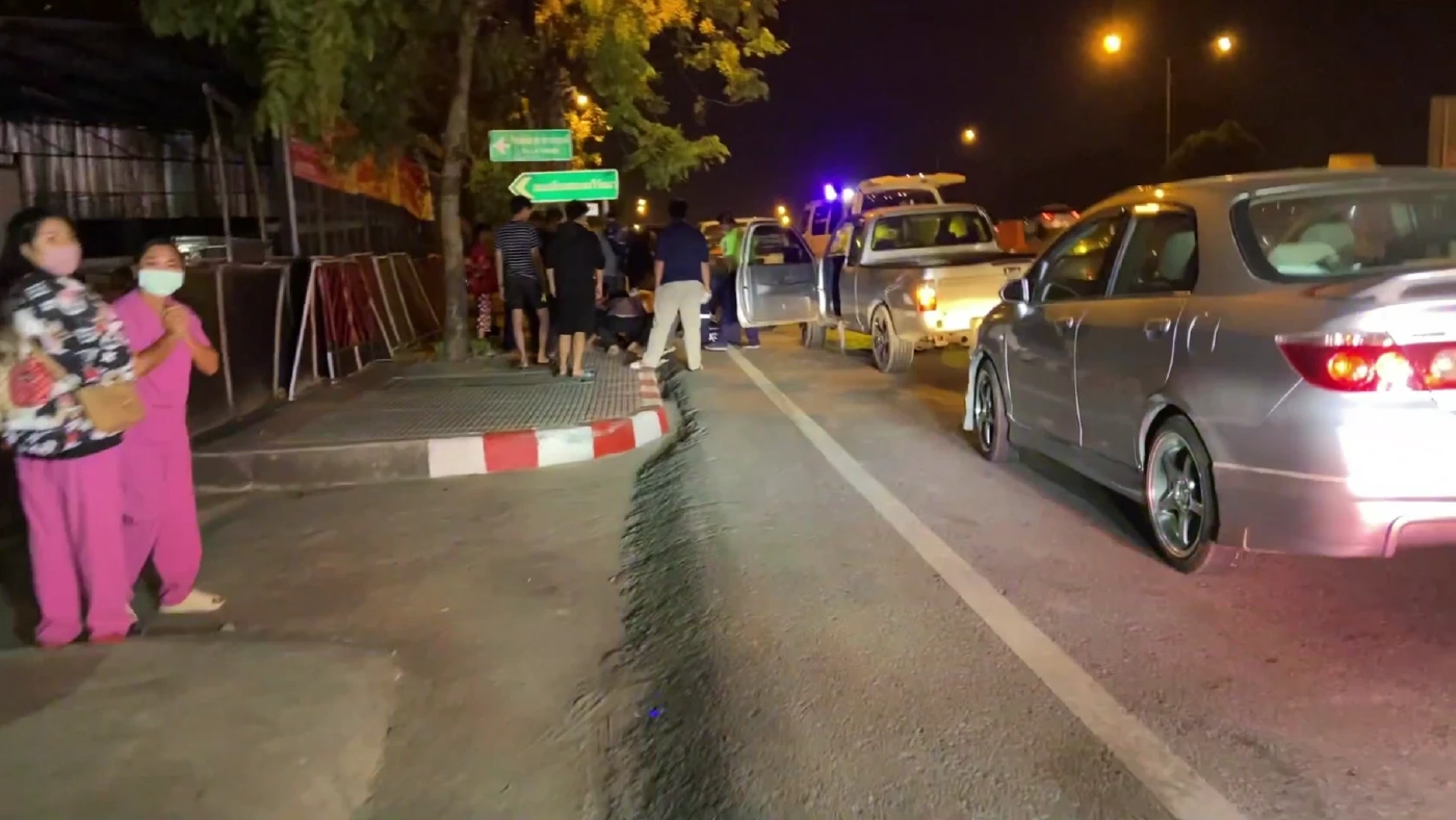 ตำรวจเร่งล่ารถกระบะรัวยิงคู่กรณี หลังขับรถปาดกันไปมาหลายกิโลเมตร