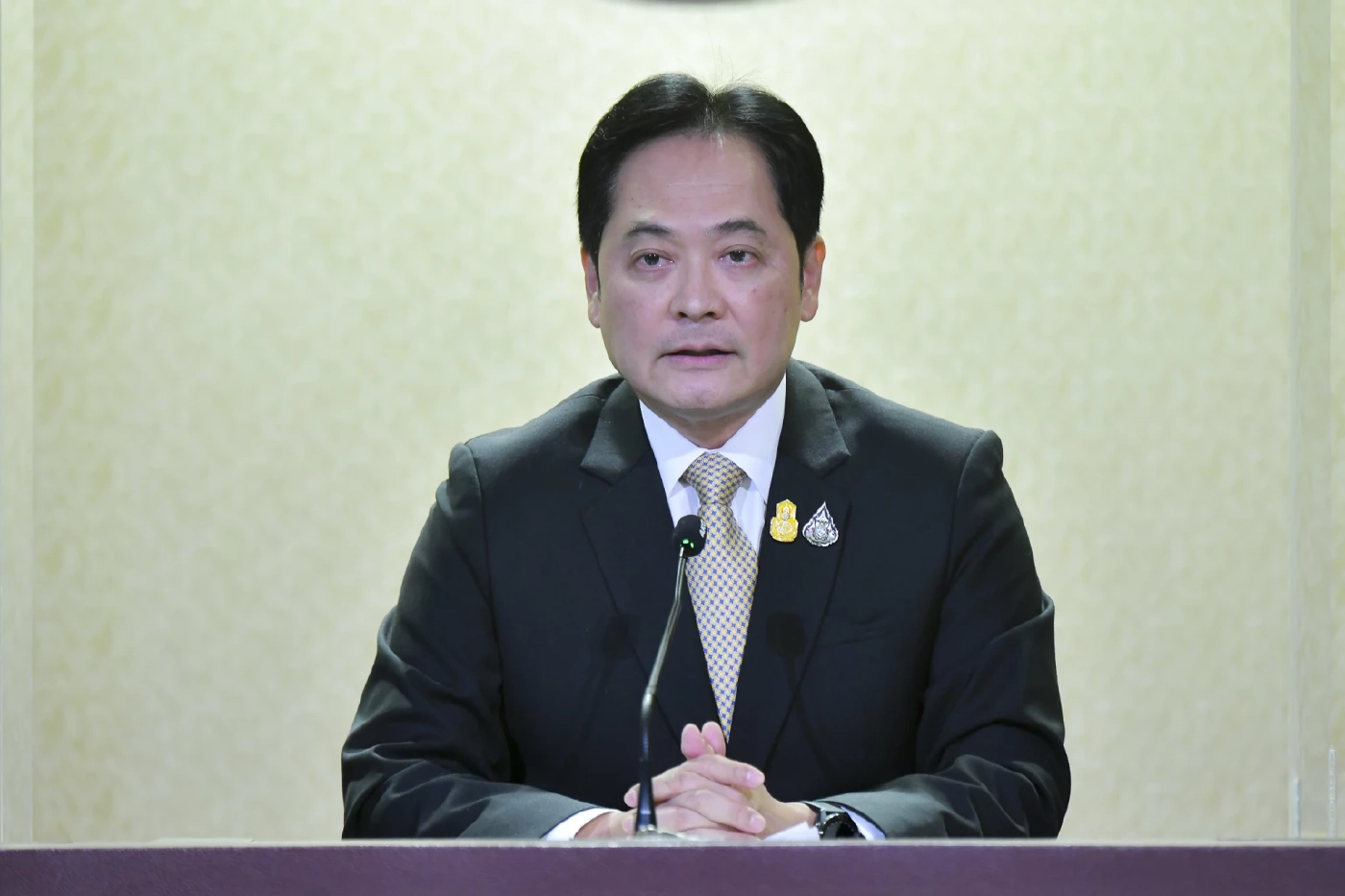 นายอนุชา บูรพชัยศรี รองเลขาธิการนายกรัฐมนตรีฝ่ายการเมือง