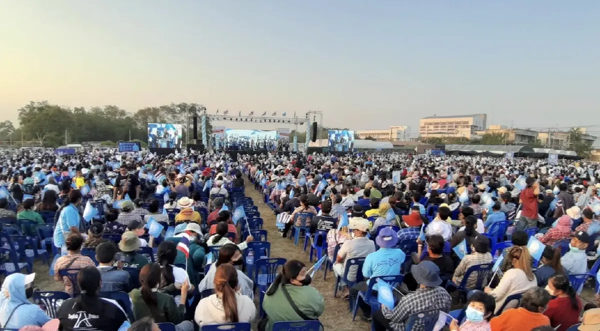 "จุรินทร์" ลั่นบนเวที พร้อมเป็นแกนนำจัดตั้งรัฐบาล มั่นใจชนะยกจังหวัด