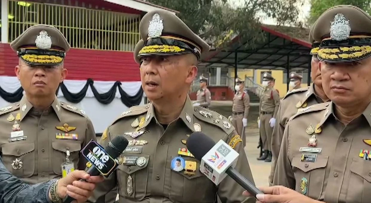 พิธีรดน้ำศพ สายตรวจปากช่อง รอง ผบ.ตร. ชื่นชมจิตวิญญาณ ร่วมแบกโลงบรรจุร่าง