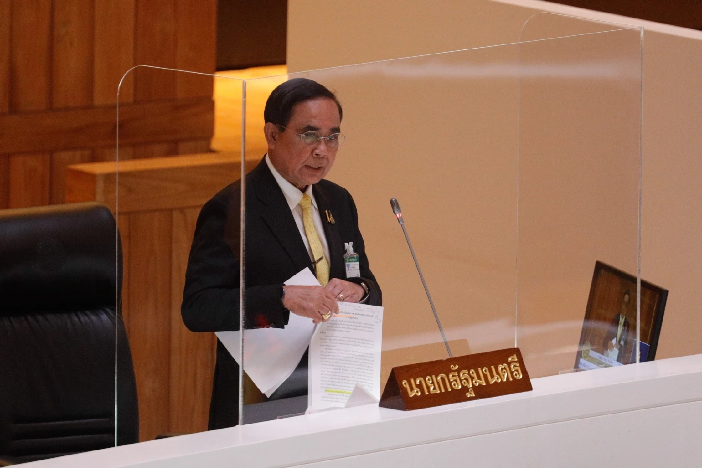 เก็บตกศึกสุดท้าย ดาวเด่น ข้อมูลเด็ด ริงไซด์สภา ใครถูกหามลงเวที ?