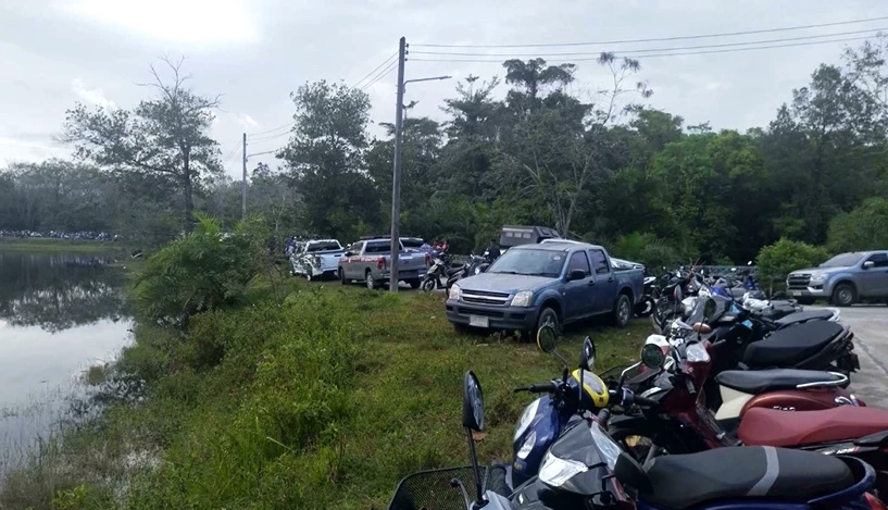 สุดโหด! คนร้ายฆ่า 3 ศพ ยัดท้ายรถเก๋ง ทิ้งบึงจือแรนราธิวาส