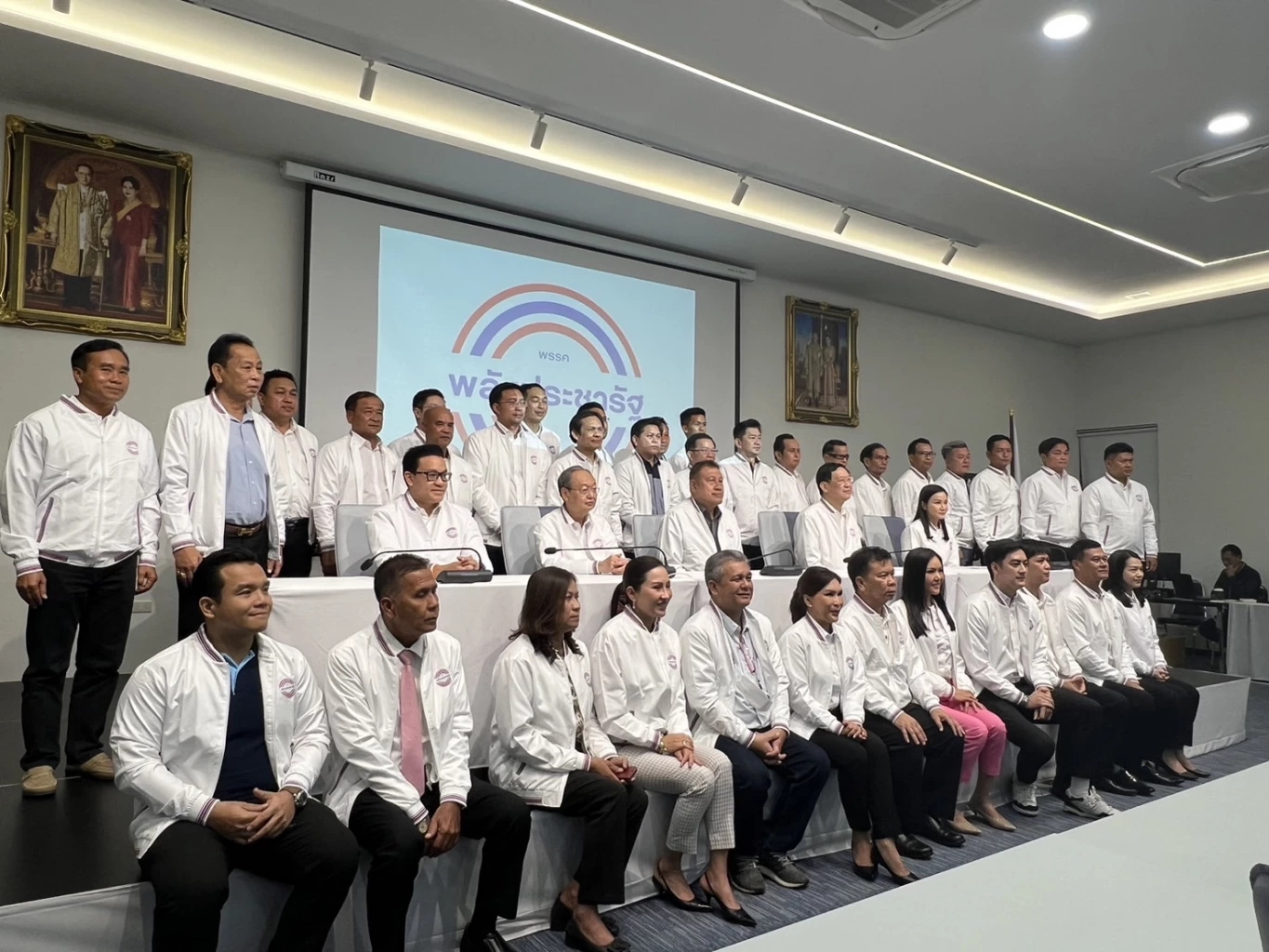 "พปชร." เปิดขุมกำลังว่าที่ผู้สมัครส.ส. เพิ่มอีก 38 คน ลุยสนามเลือกตั้ง66