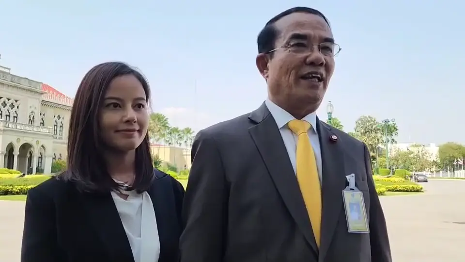 นายชินวรณ์ บุณยเกียรติ ส.ส.นครศรีฯ พรรคประชาธิปัตย์ ในฐานะรองประธานวิปรัฐบาล 