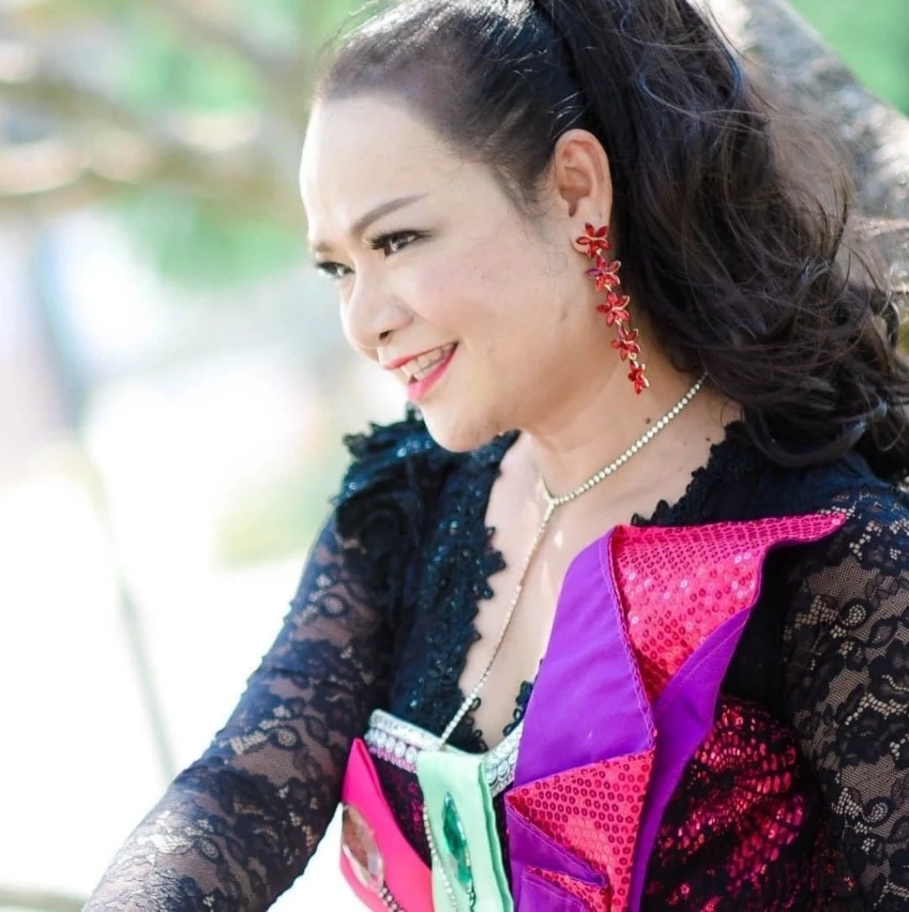 นานา ยอดบัวงาม 