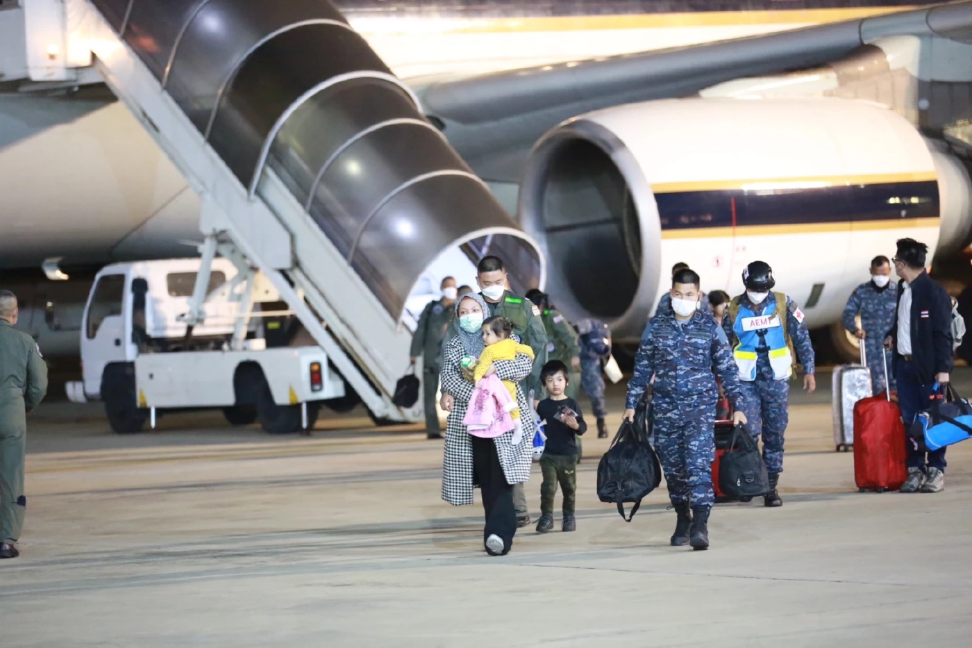 กองทัพอากาศ เชิญสิ่งของพระราชทาน ช่วยเหลือ"ตุรเคีย" พร้อมรับคนไทยกลับ