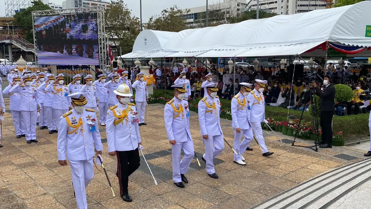 โปรดเกล้าฯ  ปธ.องคมนตรี เป็นผู้แทนพระองค์ วางพวงมาลา เนื่องในวันทหารผ่านศึก