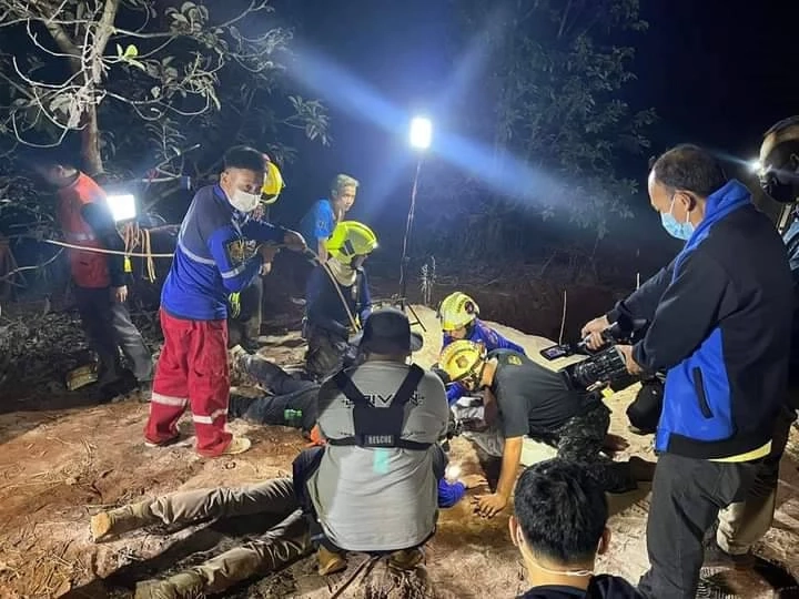 ด่วน! เฮดังๆ ระดมแบคโฮขุดทั้งคืน ช่วยเด็กตกท่อบ่อบาดาล 18 ชม.ได้แล้ว