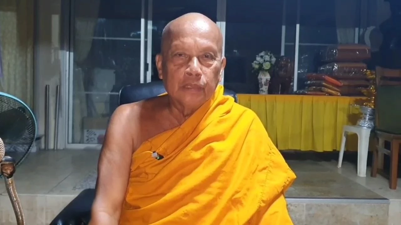 "พระพยอม" เตือนเณรรักข้ามวัด แต่งกลอน-เกี้ยวพาราสี อย่าตกเป็นทาสตัณหา