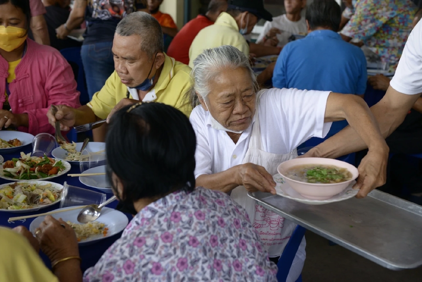“เสรีพิศุทธ์” จัดโต๊ะจีนระดมทุน โต๊ะละ 1 บาท เหน็บอิ่มไม่ต่างโต๊ะตัว 3 ล้าน
