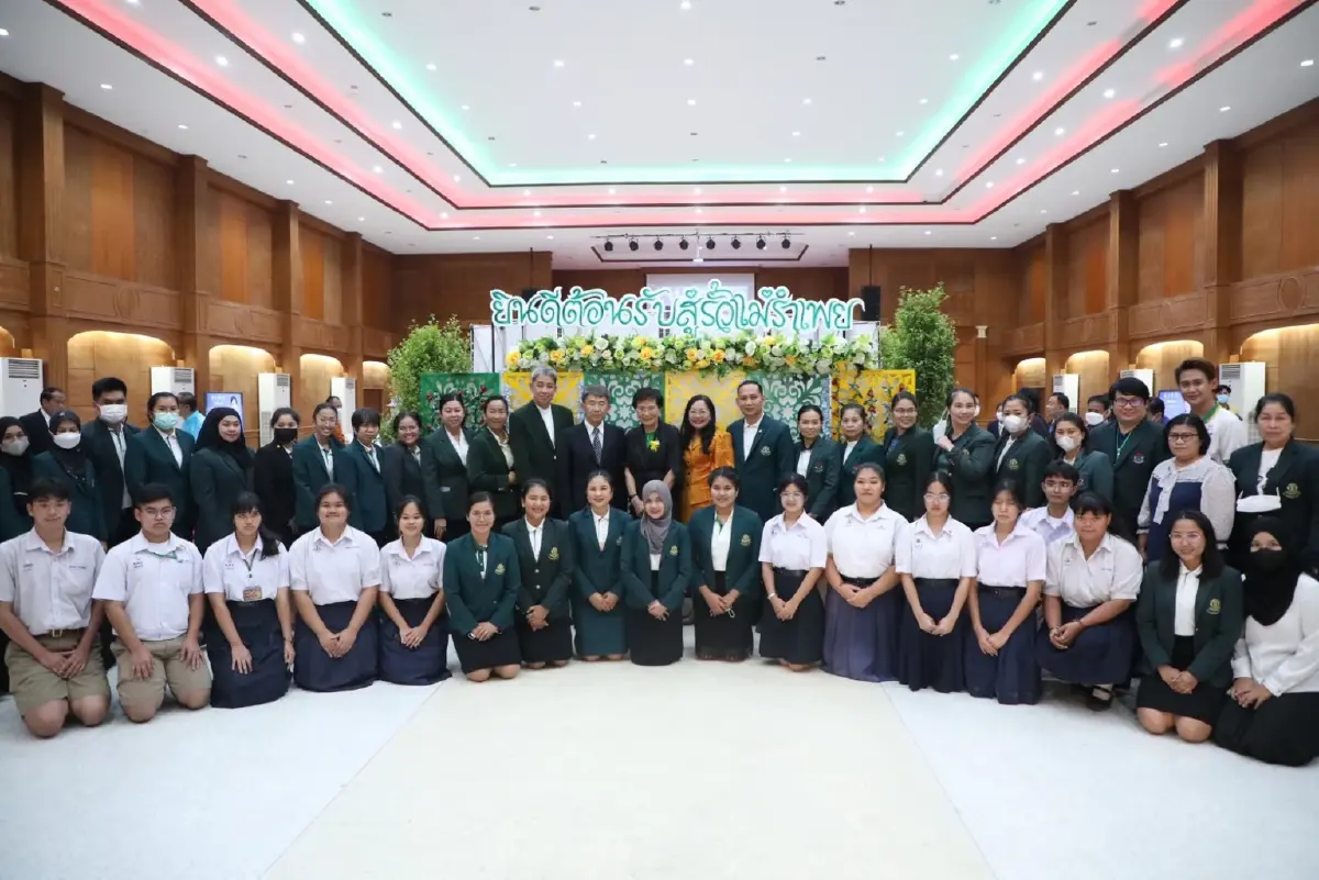 "คุณหญิงกัลยา"ลุยปทุมธานีติดตามโครงการอัจฉริยะเกษตรฯ
