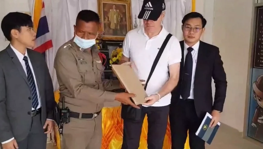 ทนายพาฝรั่งชาวฮอลแลนด์ แจ้งจับสาว ผอ.อบจ. ฉ้อโกง ตร.เรียกพบ 14 ก.พ. นี้