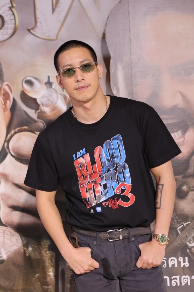 มาริโอ้-โตโน่-เอม ภูมิภัทร  นักแสดงนำหนังขุนพันธ์ 3 ตะลุยโคราชกราบเท้าย่าโม