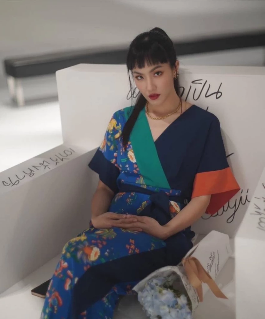 มิ้น มิณฑิตา เผยโมเมนต์น่ายินดี คุณแม่น้ำหวาน ปลงผมบวชชี