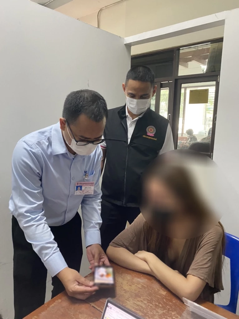 รวบดาว "Onlyfans" ถ่ายภาพหวิวกับพระสงฆ์ ริมทางรถไฟบางซื่อ