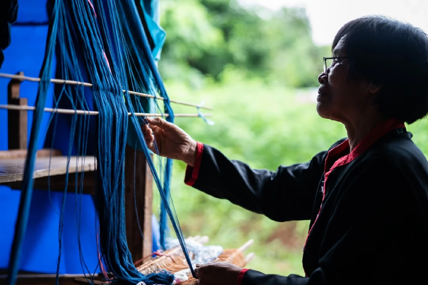 ท่องเที่ยวเชิงวัฒนธรรม ที่ชุมชนผ้าย้อมครามบ้านกุดจิก จ.สกลนคร