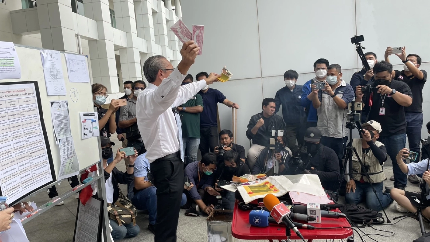 "ชูวิทย์" มาตามนัด ร้อง ป.ป.ช. สอบทุจริตคมนาคม เอาผิด "ศักดิ์สยาม"