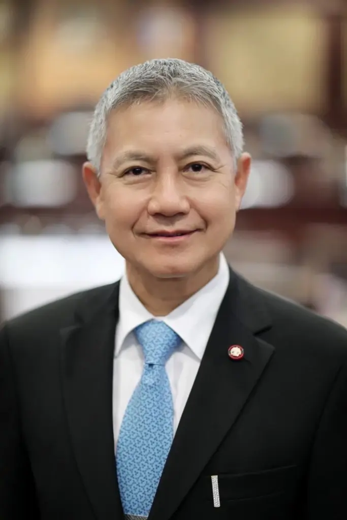 นายพศวัจณ์ กนกนาก อดีตประธานศาลอุทธรณ์