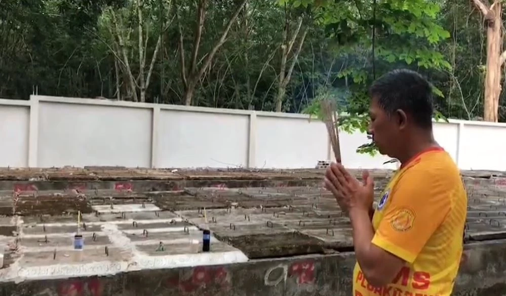 ขนลุก! สามี-ภรรยา จัดเลี้ยงโต๊ะจีนผีไร้ญาติ หลังโดนเข้าฝันทวงคำสัญญา