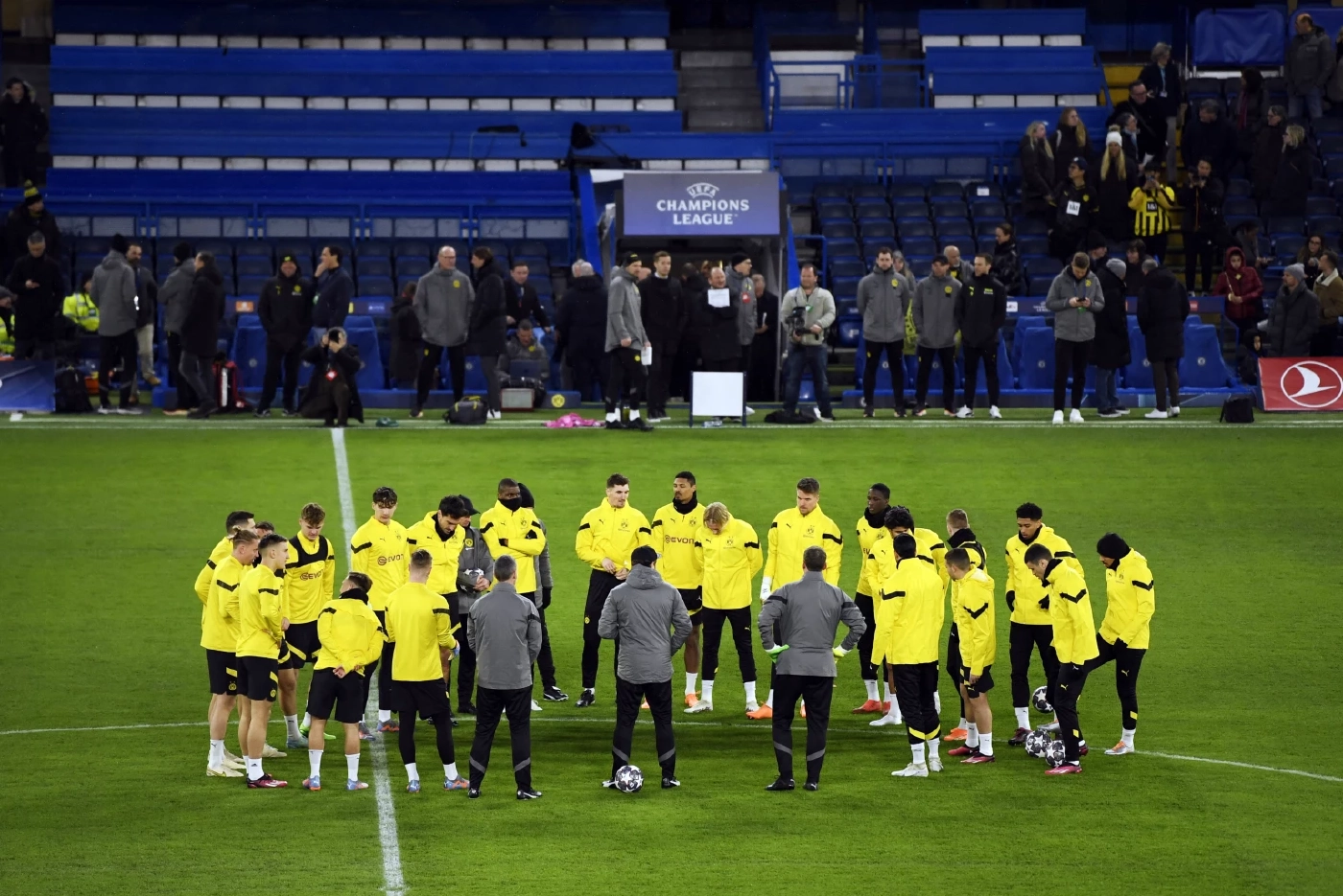 ถ่ายทอดสด "เชลซี vs ดอร์ทมุนด์" ศึก ชปล.รอบ 16 ทีม เช็กสถิติ-ความพร้อม-ช่องชมสด