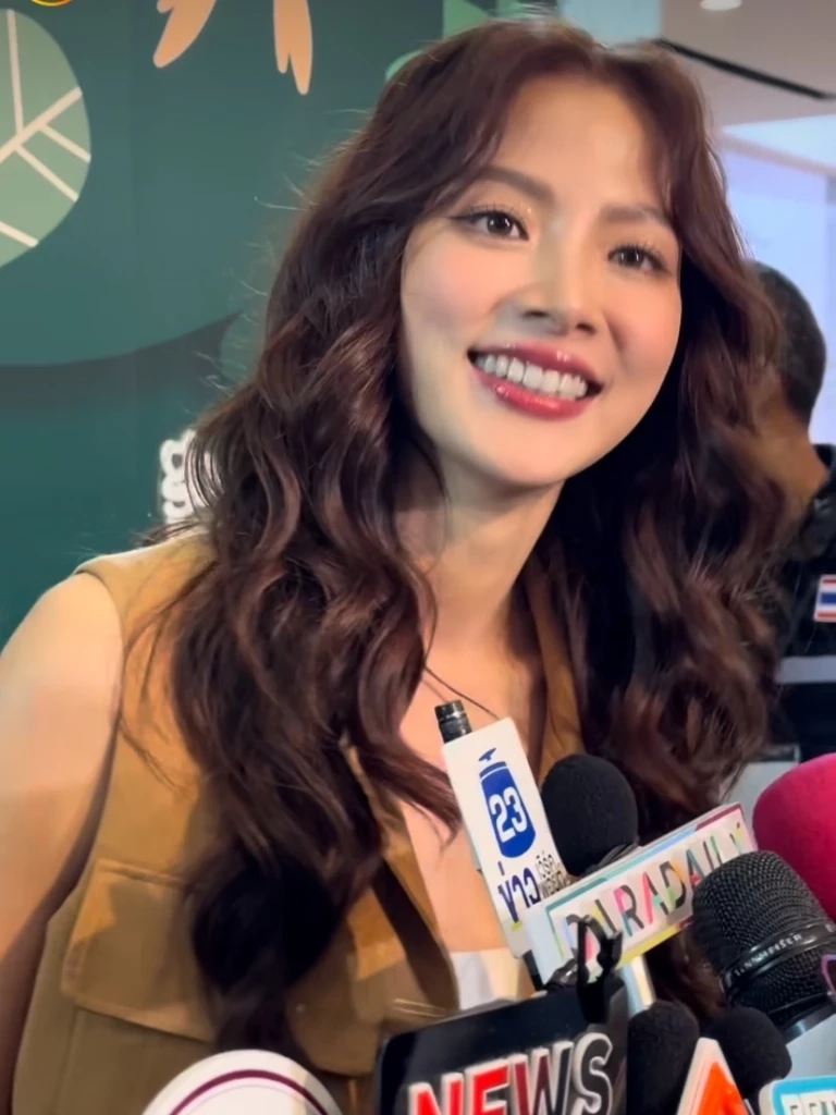 เขินมาก 'ใบเฟิร์น พิมพ์ชนก' รอ 'นาย ณภัทร' เรียกแฟนอยากเรียก!เมื่อไหร่ก็ได้