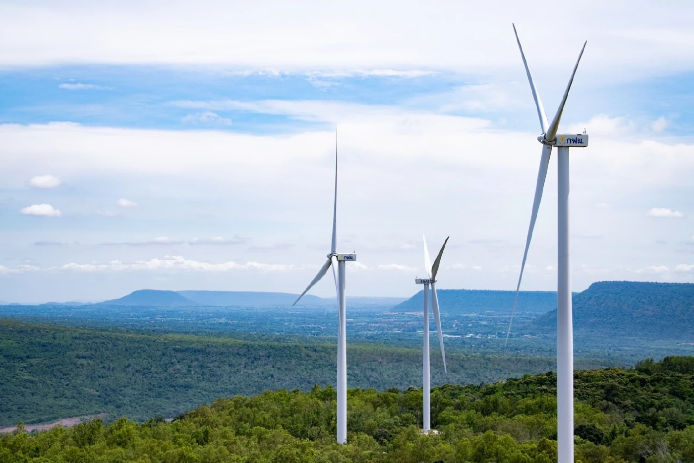 จีนสร้างฟาร์มกังหันลมใหญ่ที่สุดในโลก ผลิตไฟได้มากกว่าไทยทั้งประเทศ