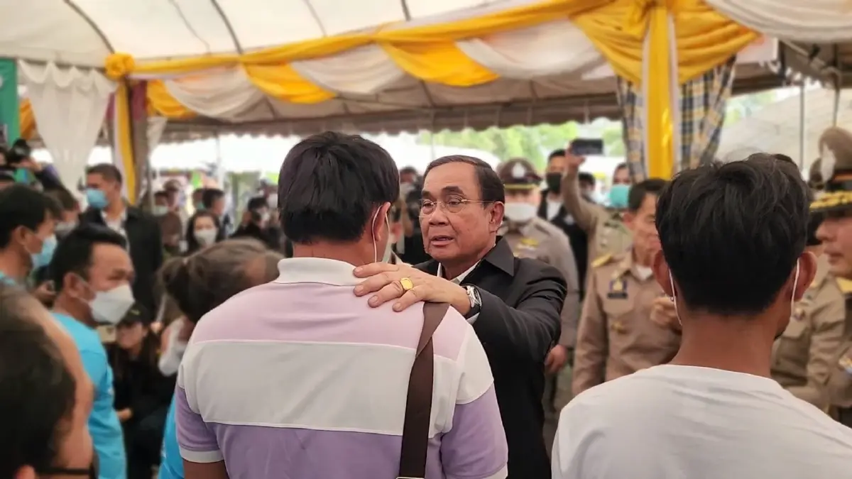 นายกฯ มือบวม บอกพูดมาก กล่าวกับชาวหนองบัวฯ จริงใจให้กัน เดินได้แน่ประเทศไทย
