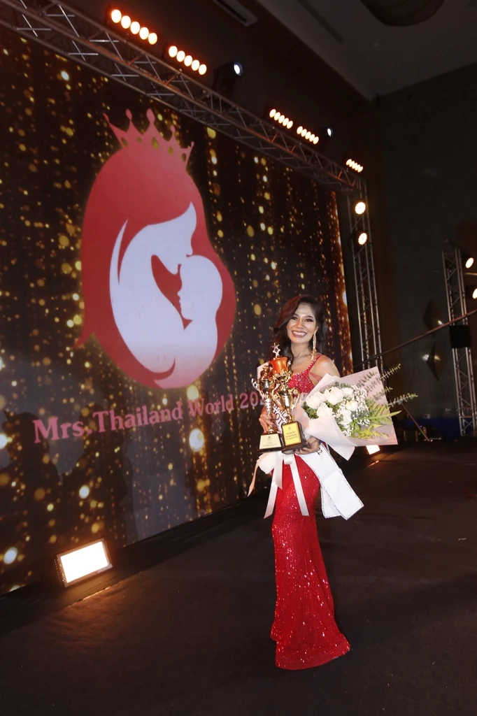 สลัดลุคนางงาม “พลอย ประพัตรา” เปลือยร่างสุดอาร์ต ดึงสติ สะท้อนด้านมืดใจคน