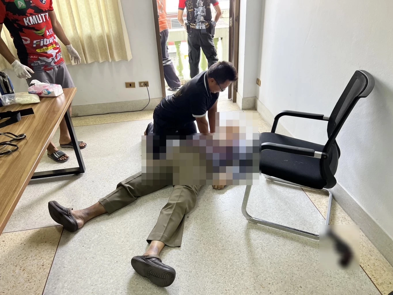 เผยวินาที! &quot;อดีตพลเอก&quot;ชักปืนลูกโม่ลั่นไกปลิดชีพตัวเองย่านพุทธบูชา