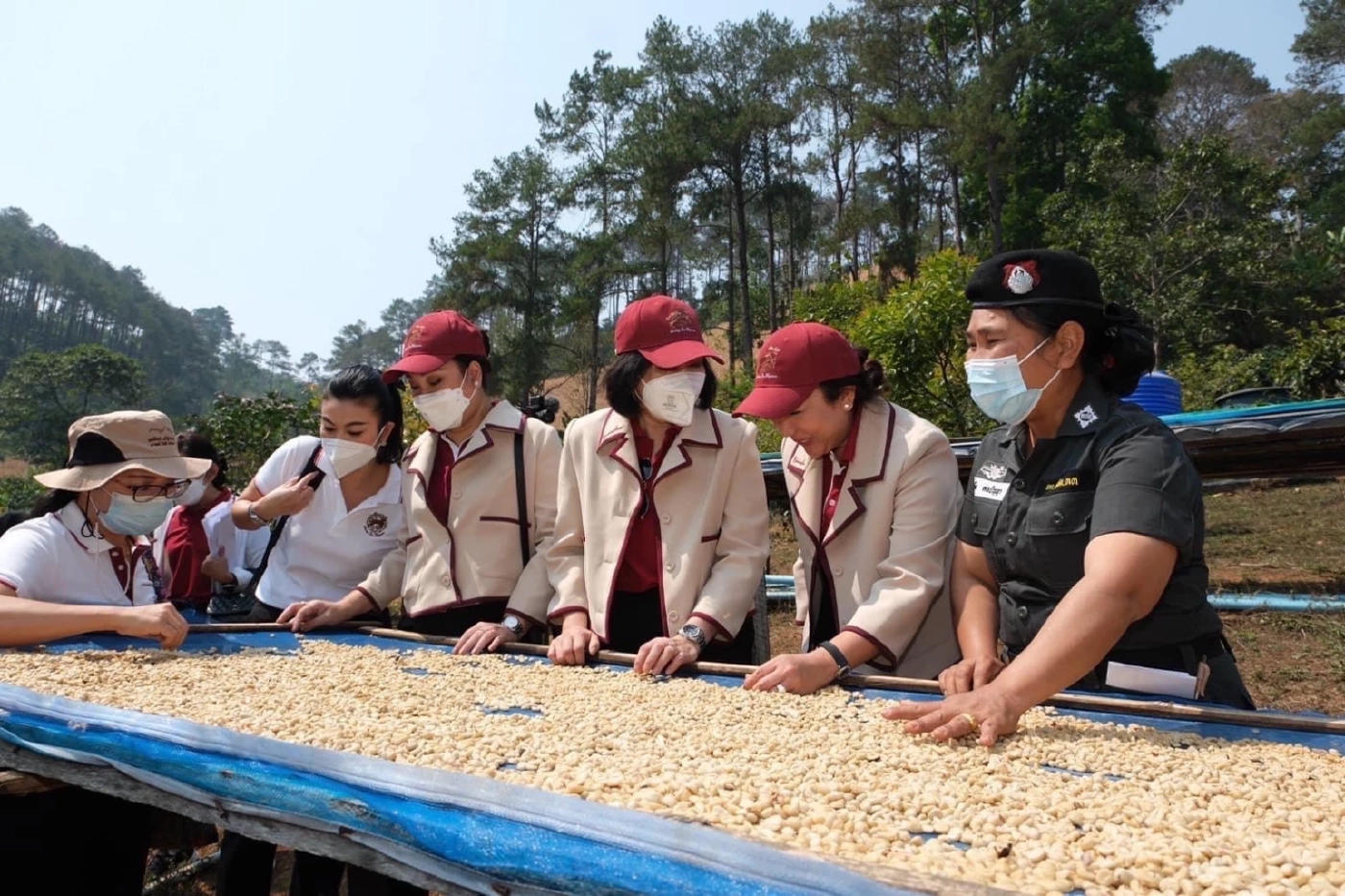 แม่บ้านตำรวจ เยี่ยม รร.ตชด.เวียงแหง เสริมมั่นคงครอบครัว